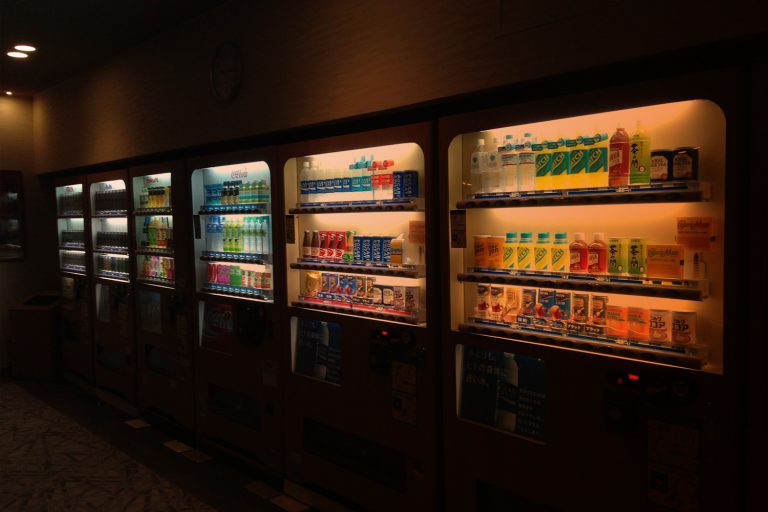 Zum Thema Smart Vending Machine: Warenautomat als smartes IoT Produkt im Retail